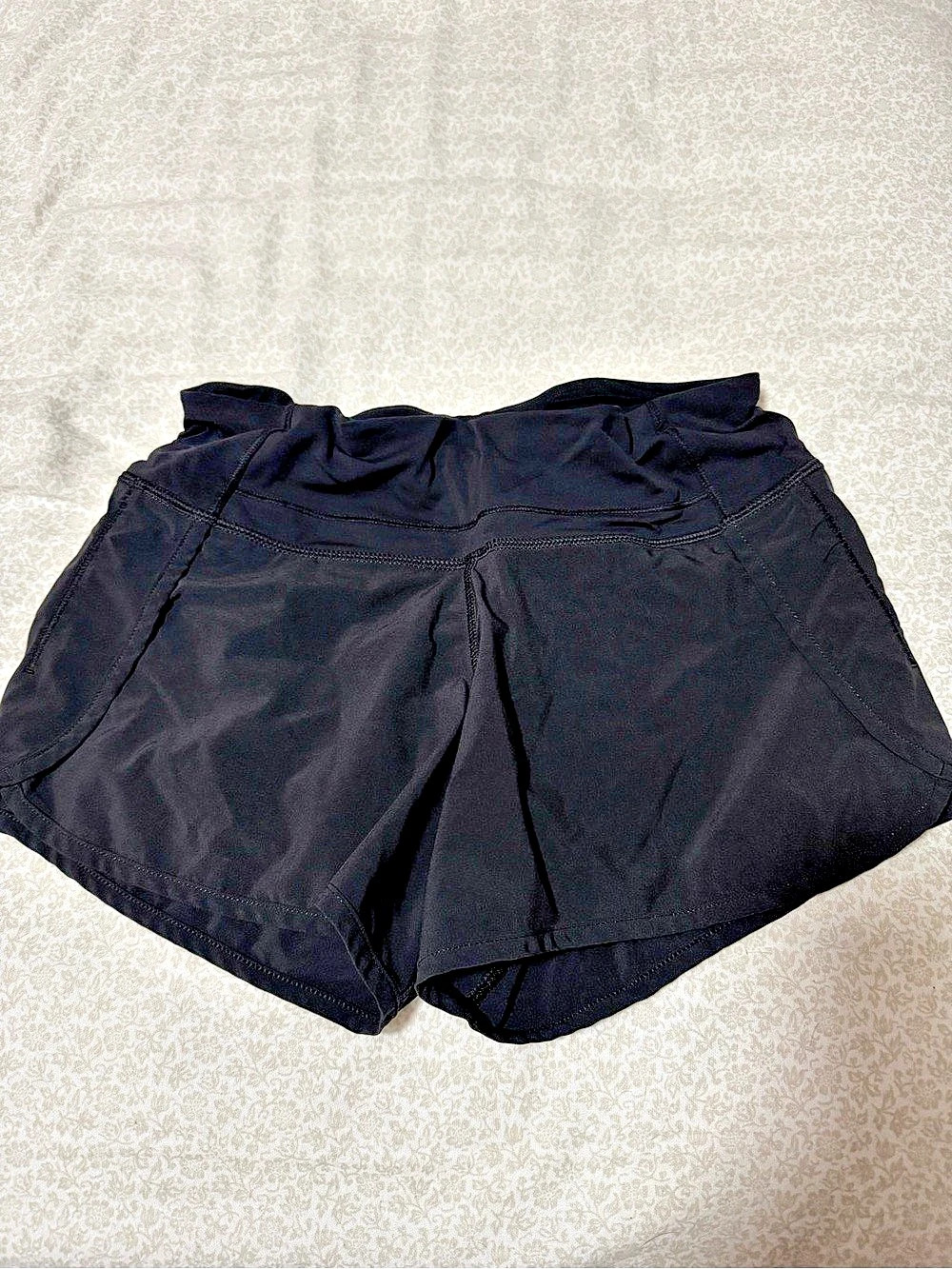 Lululemon Tracker Low-Rise Lined Short 4" Black Athletic Shorts Size 2